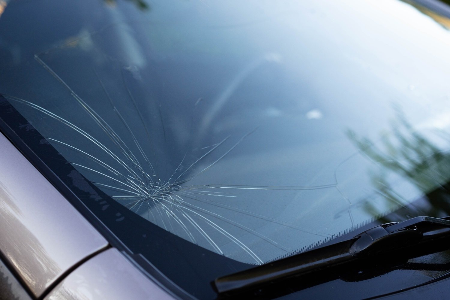Poškozené autosklo Poškozené autosklo